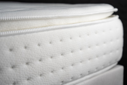 Pack lit complet 140x200 cm - Matelas + Sommier Gris + 2 oreillers + Couette - Vingt-Quatre PLUS