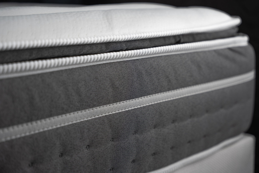 Matelas 140x190 cm Ressorts ensachés et Mémoire de forme - Trente PLUS